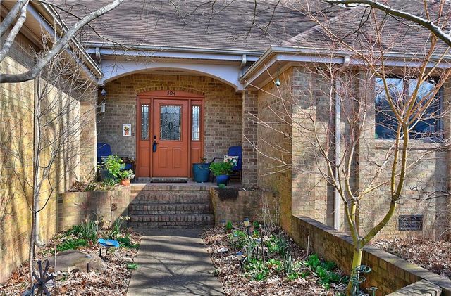 304 Shadowlake Dr, Chesapeake, VA 23320