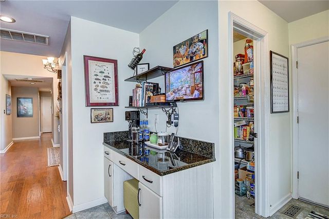 304 Shadowlake Dr, Chesapeake, VA 23320