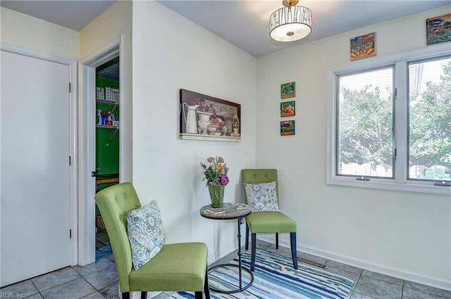 304 Shadowlake Dr, Chesapeake, VA 23320