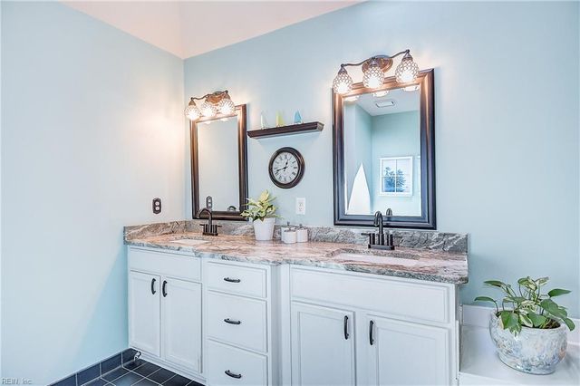 304 Shadowlake Dr, Chesapeake, VA 23320