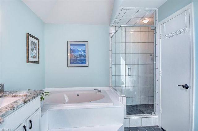 304 Shadowlake Dr, Chesapeake, VA 23320