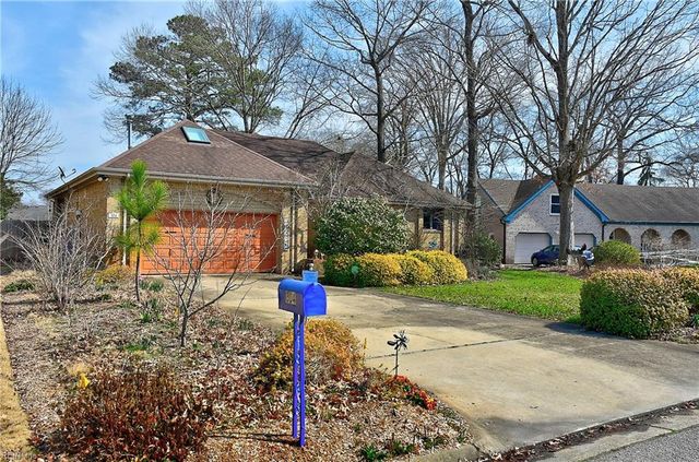 304 Shadowlake Dr, Chesapeake, VA 23320