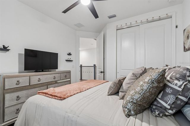 3084 ACACIA BAY AVENUE, Wesley Chapel, FL 33543