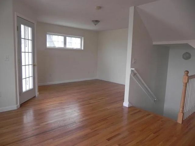5 Spring St Apt B C, Newmarket, NH 03857