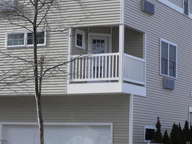5 Spring St Apt B C, Newmarket, NH 03857