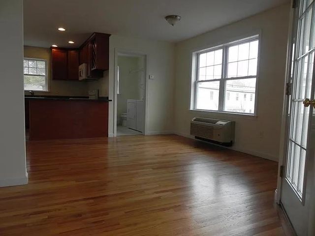 5 Spring St Apt B C, Newmarket, NH 03857