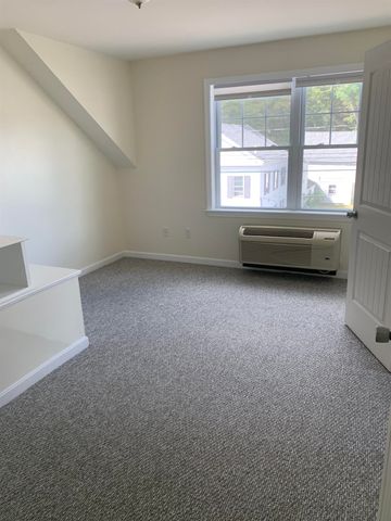 5 Spring St Apt B C, Newmarket, NH 03857