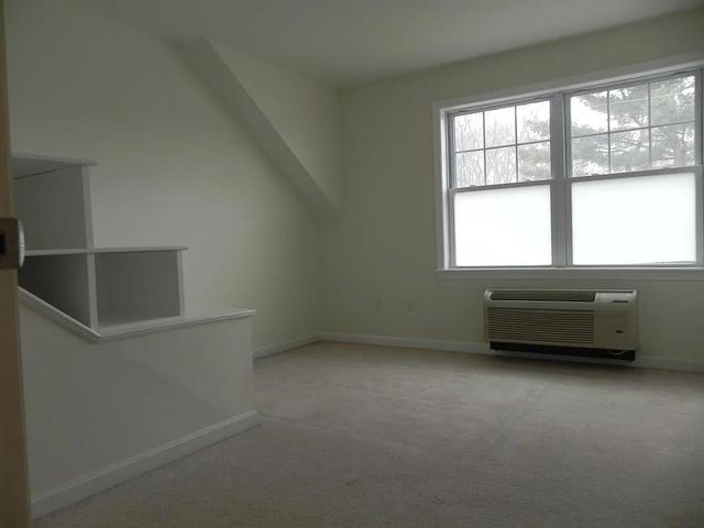 5 Spring St Apt B C, Newmarket, NH 03857