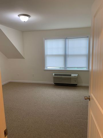 5 Spring St Apt B C, Newmarket, NH 03857