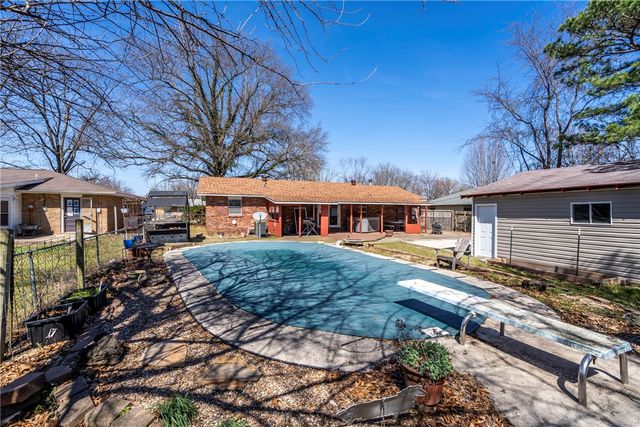 2503 Toni, Springdale, AR 72762