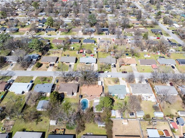 2503 Toni, Springdale, AR 72762