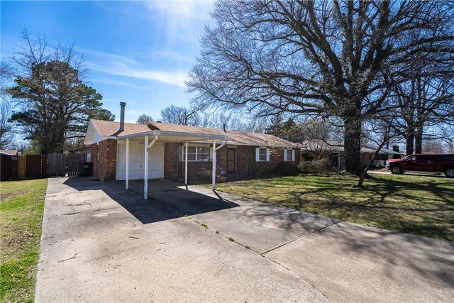 2503 Toni, Springdale, AR 72762