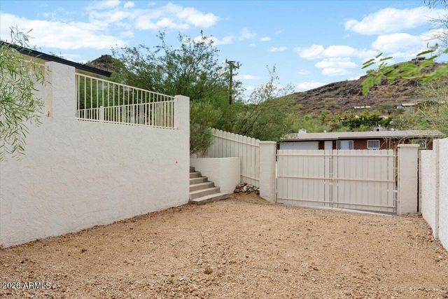 9402 N 18TH Street N, Phoenix, AZ 85020