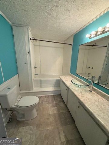 709 College Street, Calhoun, GA 30701