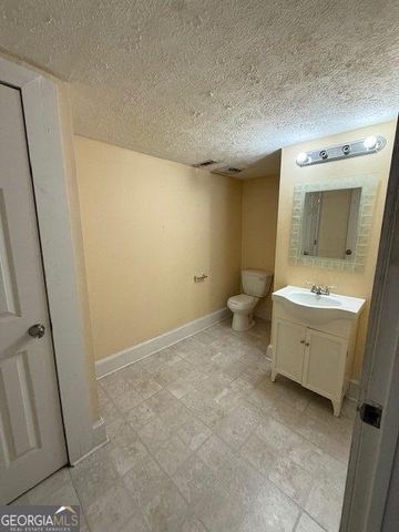 709 College Street, Calhoun, GA 30701