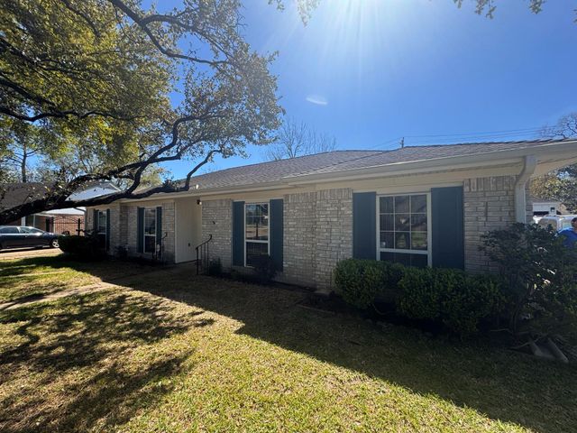 8807 Sandstone Street, Houston, TX 77036