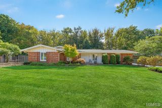 12230 Blackheath Court, St Louis, MO 63141