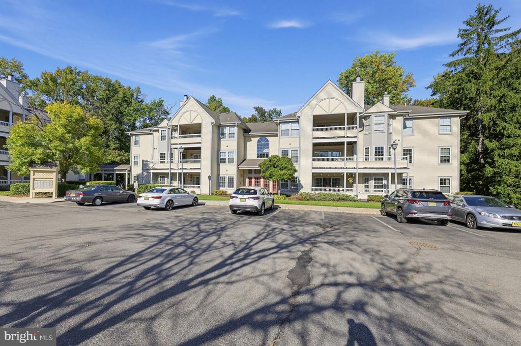 114 CASCADE CT #2, WEST WINDSOR, NJ 08540 — exterior