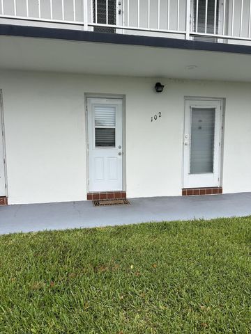 1113 Lake Terrace, Boynton Beach, FL 33426