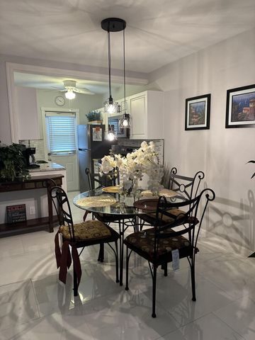 1113 Lake Terrace, Boynton Beach, FL 33426