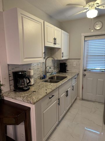 1113 Lake Terrace, Boynton Beach, FL 33426