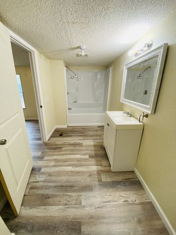 125 Finch St, Medina, TX 78055