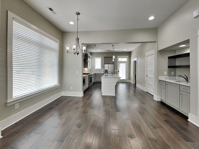 6817 Charlotte Pike Apt 1, Nashville, TN 37209