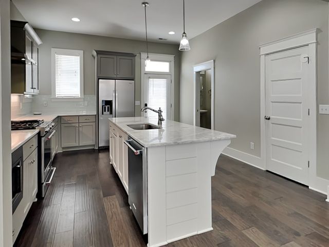 6817 Charlotte Pike Apt 1, Nashville, TN 37209