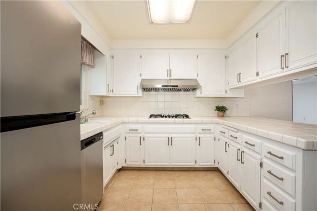 26807 Circle Of The Oaks, Newhall, CA 91321