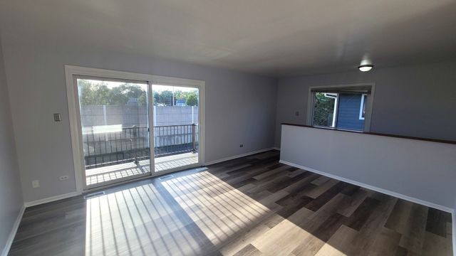 6084 Fremont Drive 6084, Hanover Park, IL 60133