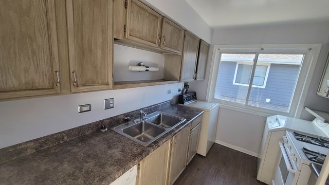 6084 Fremont Drive 6084, Hanover Park, IL 60133