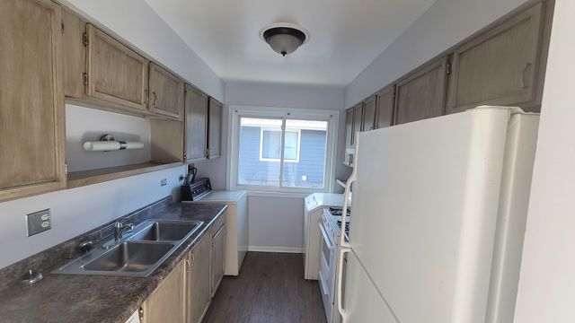 6084 Fremont Drive 6084, Hanover Park, IL 60133