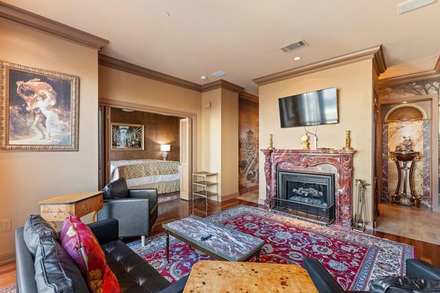 5320 E Mockingbird Lane L302, Dallas, TX 75206