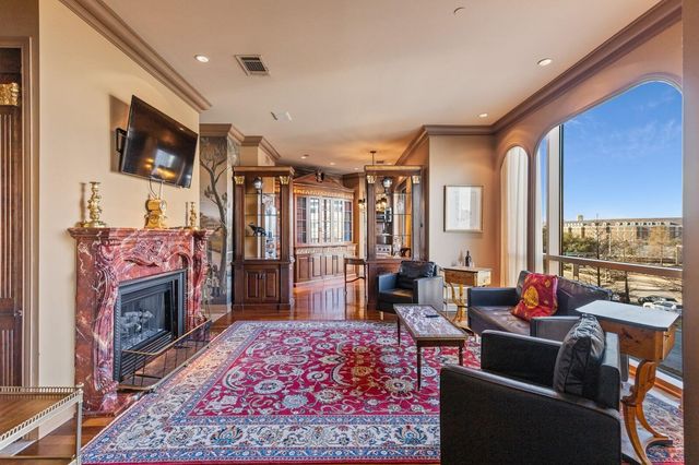 5320 E Mockingbird Lane L302, Dallas, TX 75206