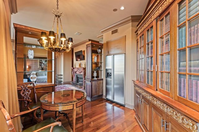 5320 E Mockingbird Lane L302, Dallas, TX 75206