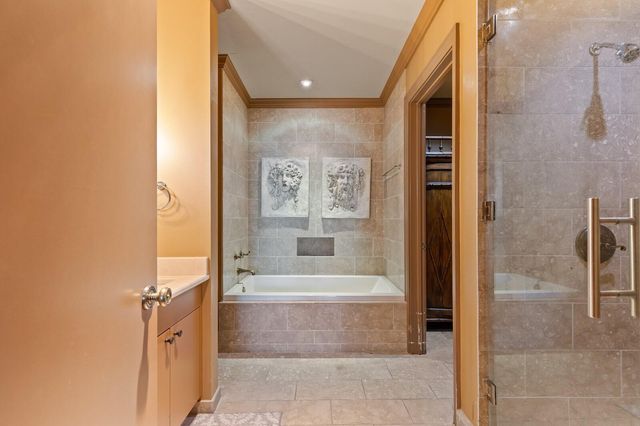 5320 E Mockingbird Lane L302, Dallas, TX 75206