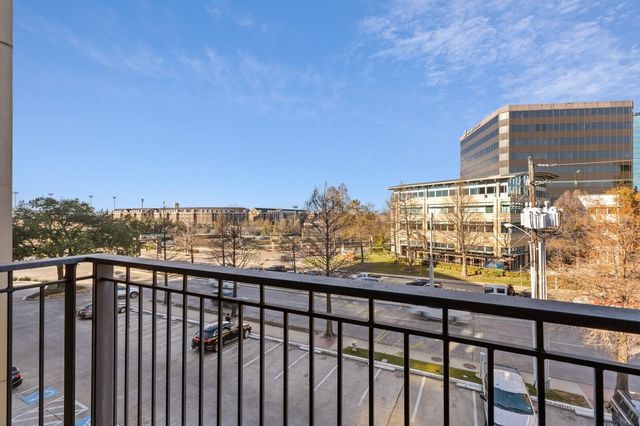 5320 E Mockingbird Lane L302, Dallas, TX 75206