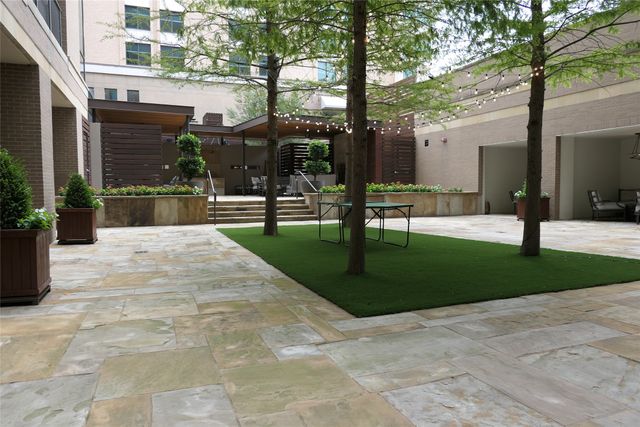 5320 E Mockingbird Lane L302, Dallas, TX 75206