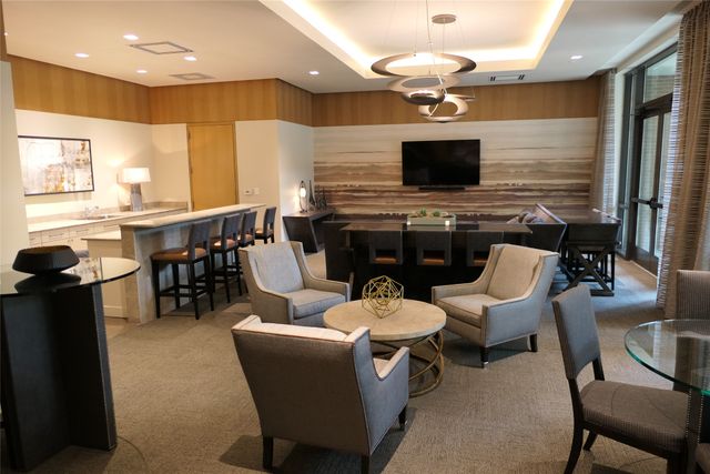 5320 E Mockingbird Lane L302, Dallas, TX 75206