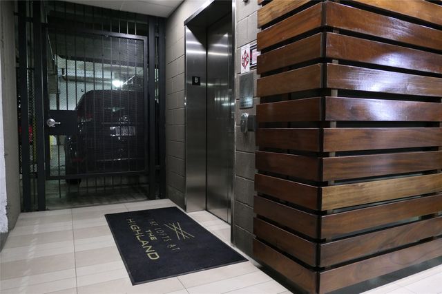 5320 E Mockingbird Lane L302, Dallas, TX 75206