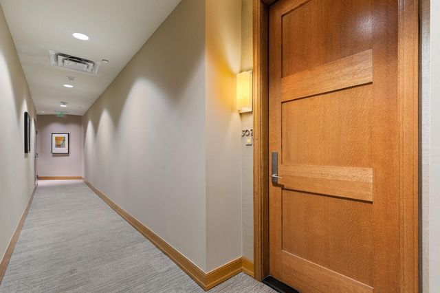 5320 E Mockingbird Lane L302, Dallas, TX 75206