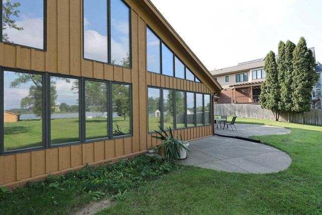 W166S8374 Kurtze LANE, Muskego, WI 53150