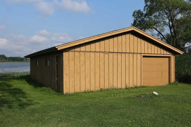 W166S8374 Kurtze LANE, Muskego, WI 53150