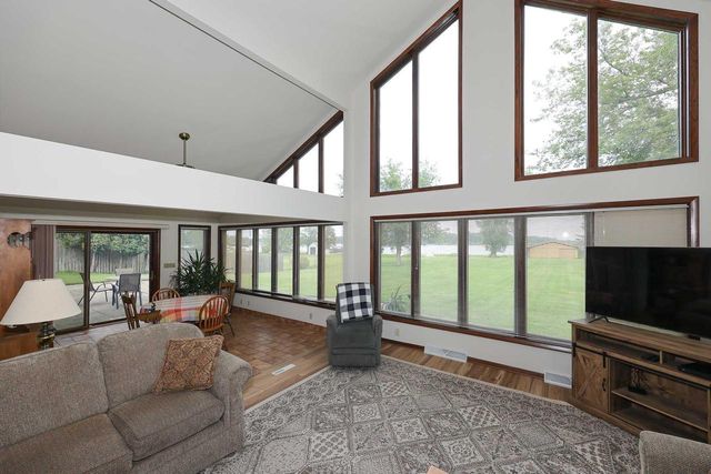 W166S8374 Kurtze LANE, Muskego, WI 53150