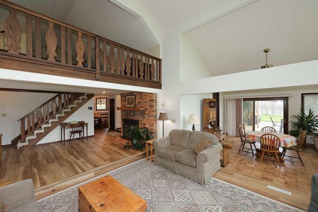 W166S8374 Kurtze LANE, Muskego, WI 53150