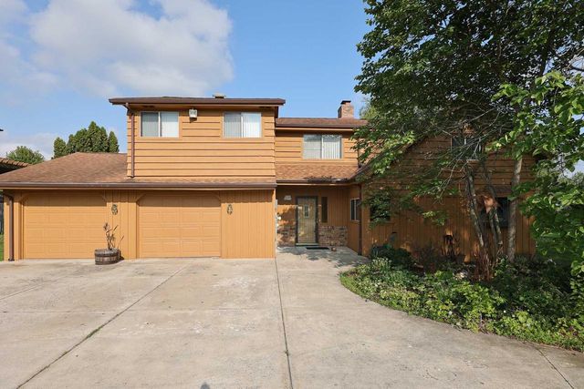 W166S8374 Kurtze LANE, Muskego, WI 53150