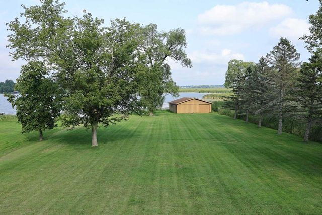 W166S8374 Kurtze LANE, Muskego, WI 53150