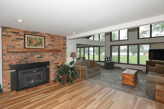 W166S8374 Kurtze LANE, Muskego, WI 53150