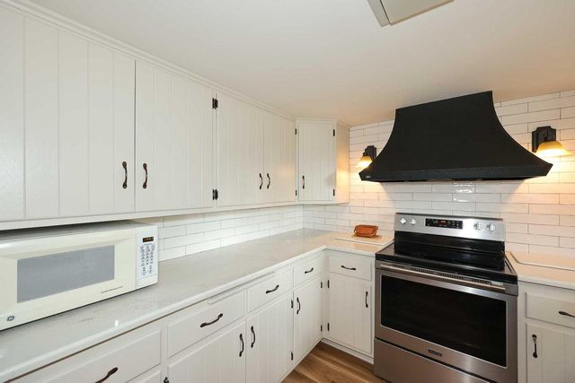 W166S8374 Kurtze LANE, Muskego, WI 53150
