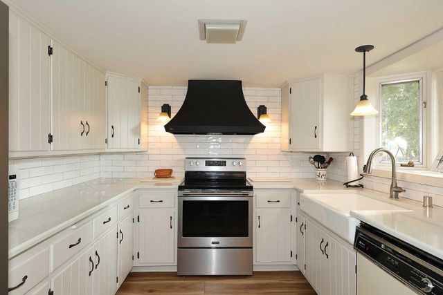 W166S8374 Kurtze LANE, Muskego, WI 53150